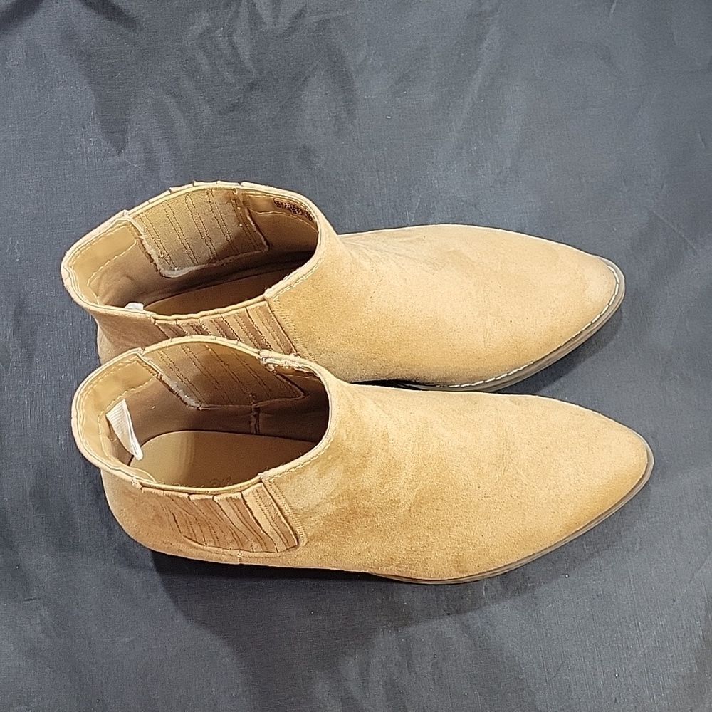 Universal Thread Pointed Toe Low Block Heel Ankle… - image 7